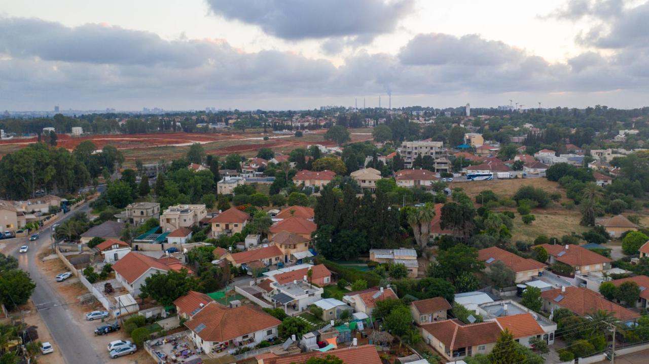 צימר רומנטי ואיכותי בפרדס חנה La Baita Exterior photo